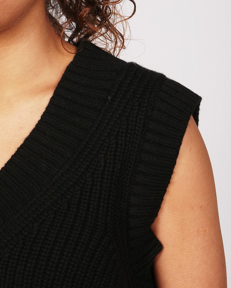 Lado Mid Length Black Vest