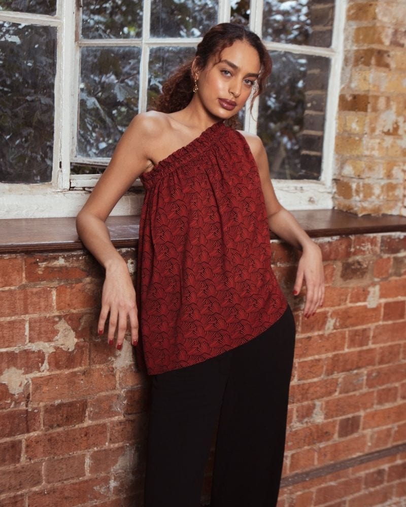 Moco Lenzing™ Ecovero™  Black and Red Off  The Shoulder Top
